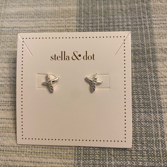 NWOB Stella & Dot Tilley Studs Earrings Silver - Picture 9 of 10